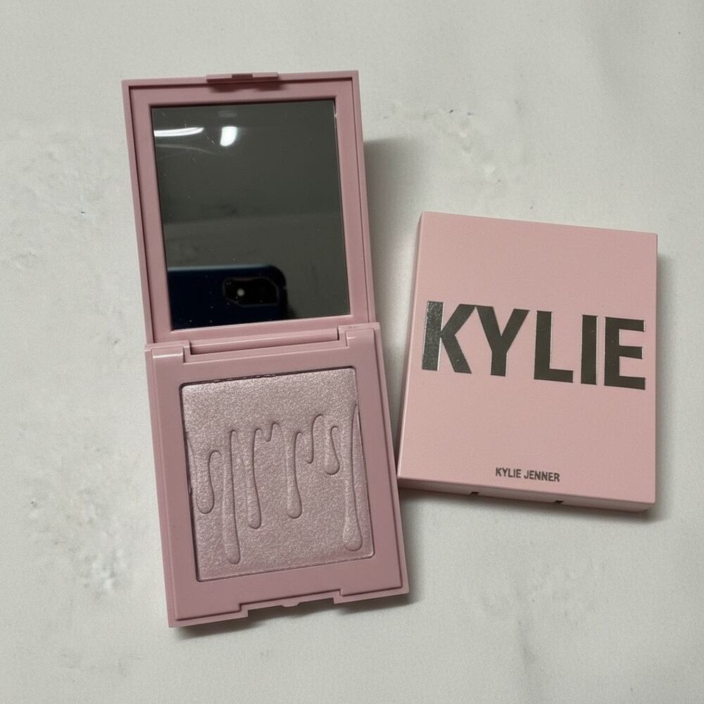 Kylie Cosmetics Princess Please Pressed Illuminating Powder Original Formula NOS